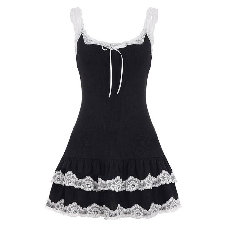Lekker blonder babydollkjole for dame med justerbare stropper. Komfortabel og feminin minikjole, ideell som festkjole.