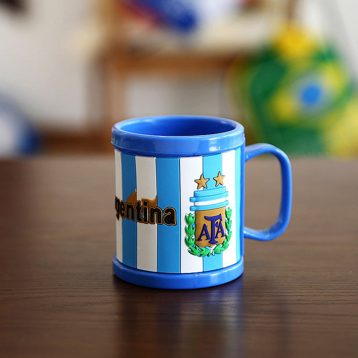 Vis din nasjonale stolthet! Fotball termosflaske i rustfritt stål med flaggdesign. Must-have supporterutstyr.