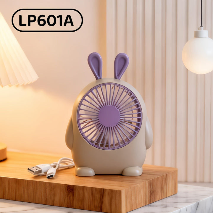 Moderne hvit USB-vifte, kompakt og stillegående, perfekt for kontor og hjem.