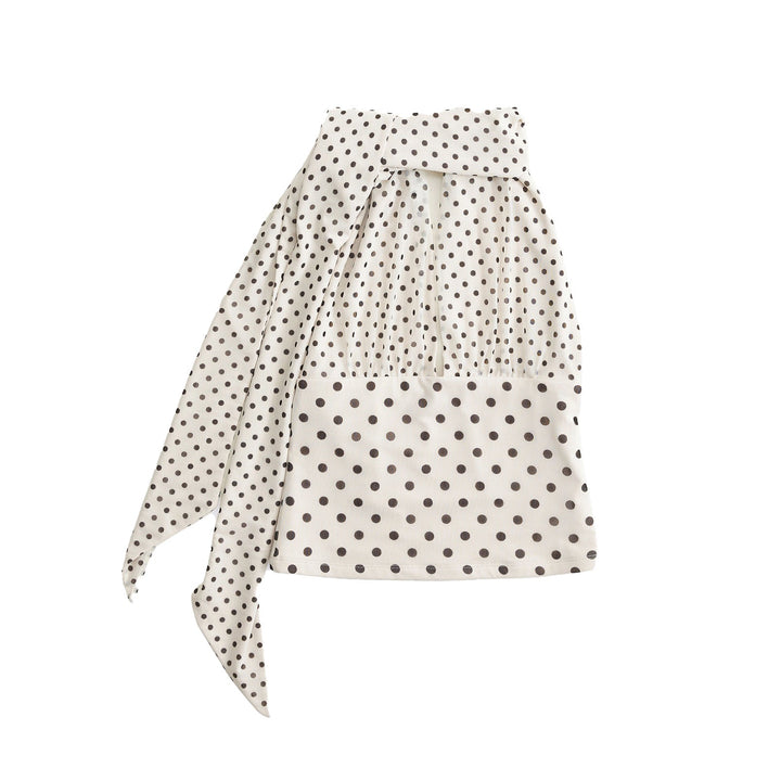 Trendy prikket V-hals bluse for dame, med innpakningsdesign. Optimal for en chic og komfortabel look.