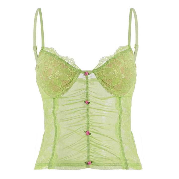 Elegant grønn volang topp med knappdetaljer. En feminin og komfortabel dame topp for sommer og vår.