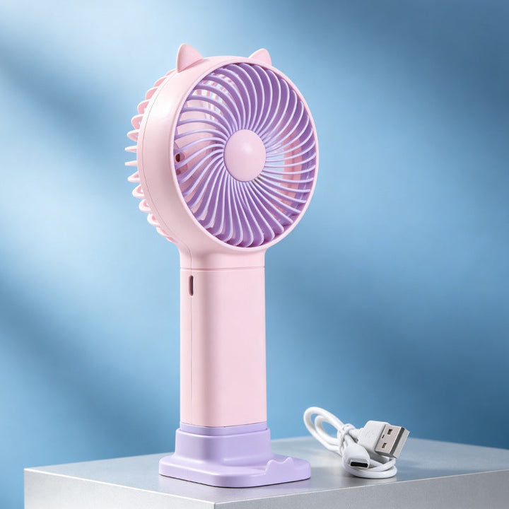 Liten og kraftig håndvifte med søt bjørn, en perfekt sommergadget.