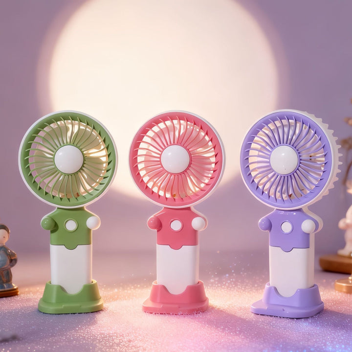 Fleksibel minivifte med USB-tilkobling, justerbar for optimal luftstrøm ved skrivebordet.