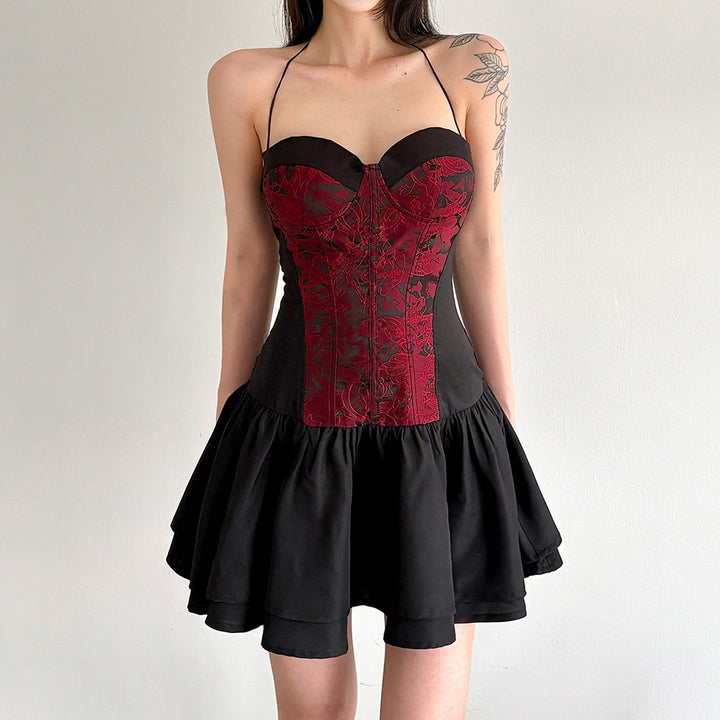 Damekjole med bustier, elegant overdel og fyldig, voluminøst skjørt; ideell festkjole.