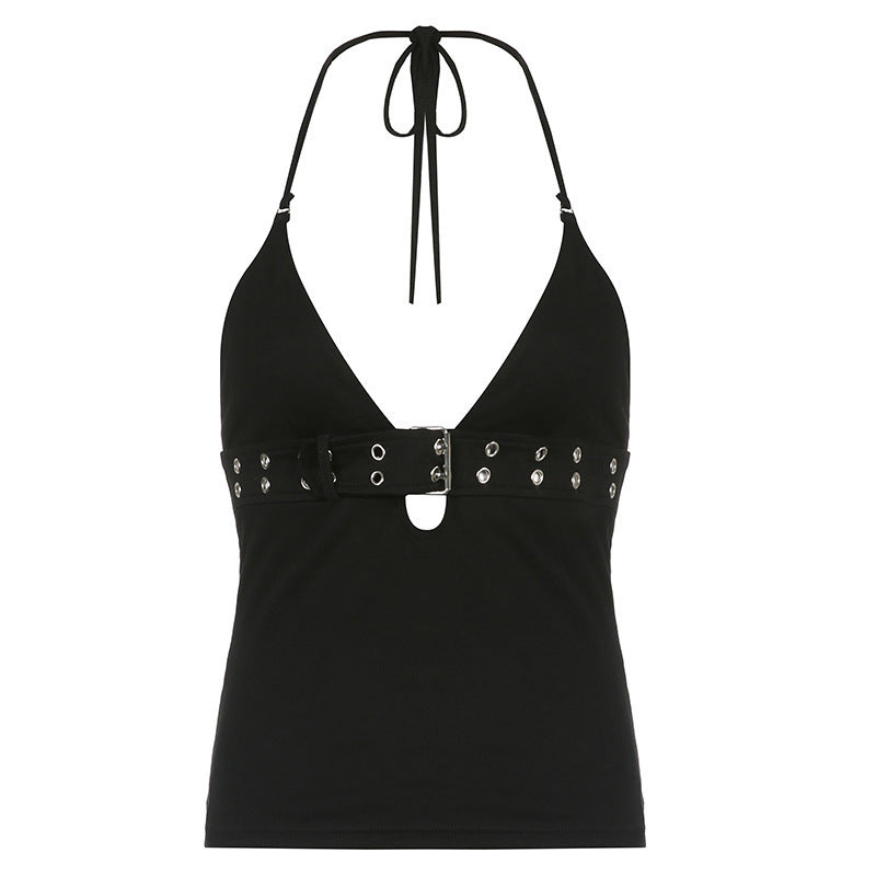 Moteriktig dame halterneck topp i svart. Allsidig design med justerbare stropper og unike detaljer, en must-have sommertopp.