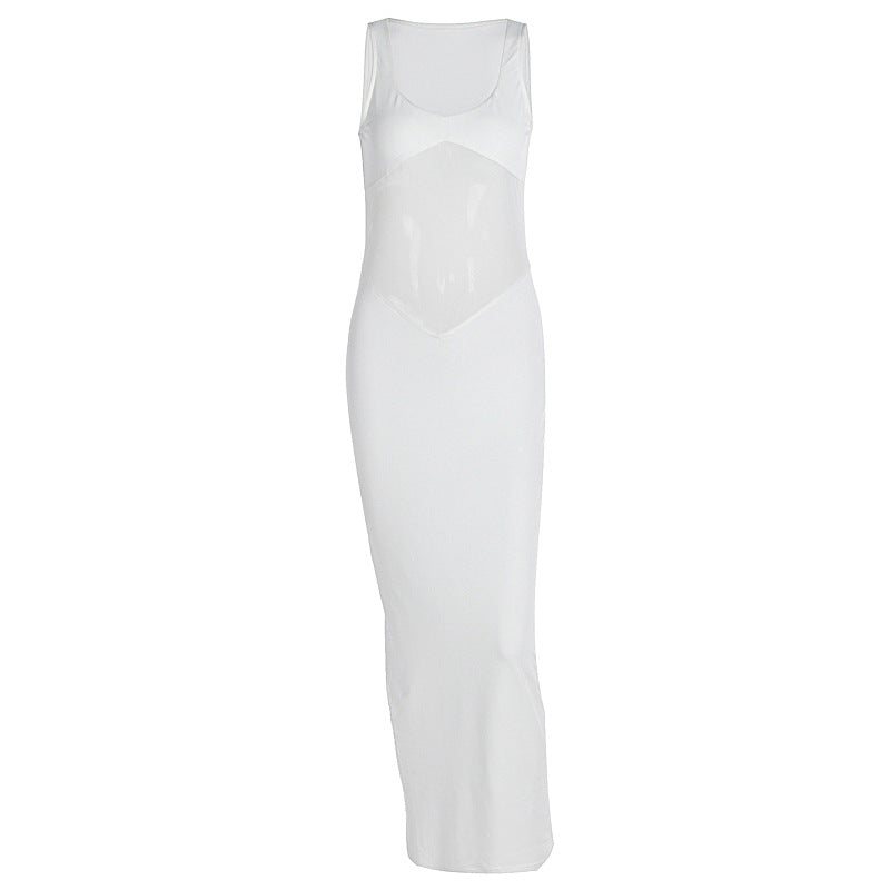 Damer elegant hvit maxikjole med slank silhuett. Perfekt for kveldsarrangementer, med gjennomsiktig design.