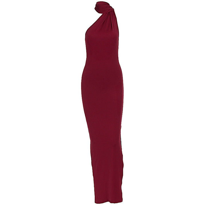Dame sommerkjole: Elegant bordeaux maxikjole med asymmetrisk hals og komfortabel innpakket passform.