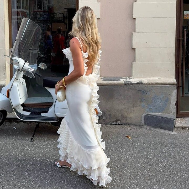 Strømlinjet elegant aftenkjole med flatterende passform. Ideell for galla, fest og store begivenheter.