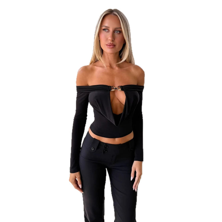 Elegant langermet off-shoulder bluse i svart, perfekt som sommerbluse eller festtopp for damer.