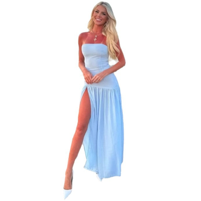 Elegant lang kjole med off-shoulder og høy splitt, passer som festkjole eller bryllupsgjestkjole.