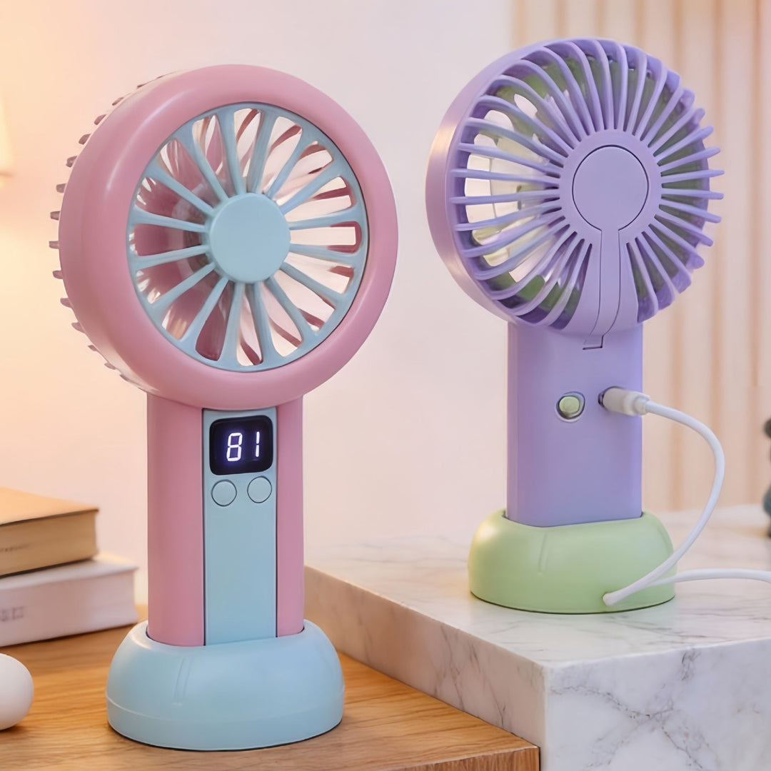 En kompakt, rosa bærbar vifte med LED-skjerm og flere hastigheter, ideell for personlig kjøling om sommeren.