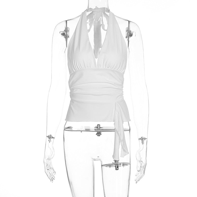 Sommerlig hvit halterneck topp for kvinner, stilfull og casual med elegante rynker.