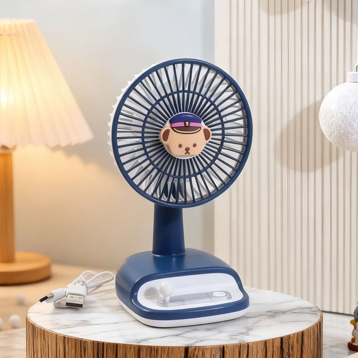 Fargerik bærbar USB minivifte for skrivebordet. Gir svalende luft og stilrent design for kontor og sommer.