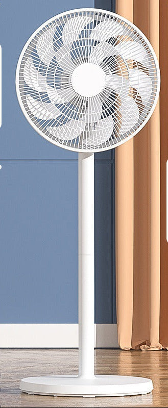 Grå ståvifte med elegant design for effektiv avkjøling. Perfekt, stillegående komfort til hjemmet om sommeren.