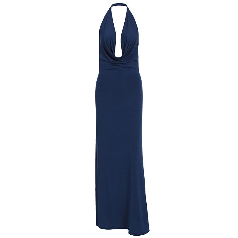 Blå elegant damekjole med halterneck, lang selskapskjole for fest. Tidløs og sofistikert maxikjole.