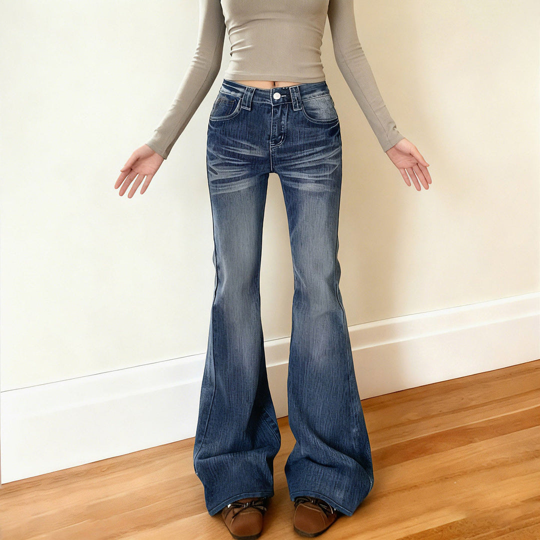 Blå dame flared jeans med høy midje i vintage stil, perfekt for hverdagsmote og fritid.