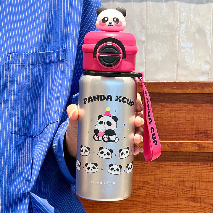 Nærbilde av søt isolert panda drikkeflaske for damer, 550ml. Holder drikken varm eller kald lenge.
