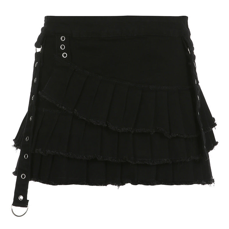 Trendy volangkjole med asymmetriske detaljer og elegant snitt, perfekt for en chic hverdagsstil.