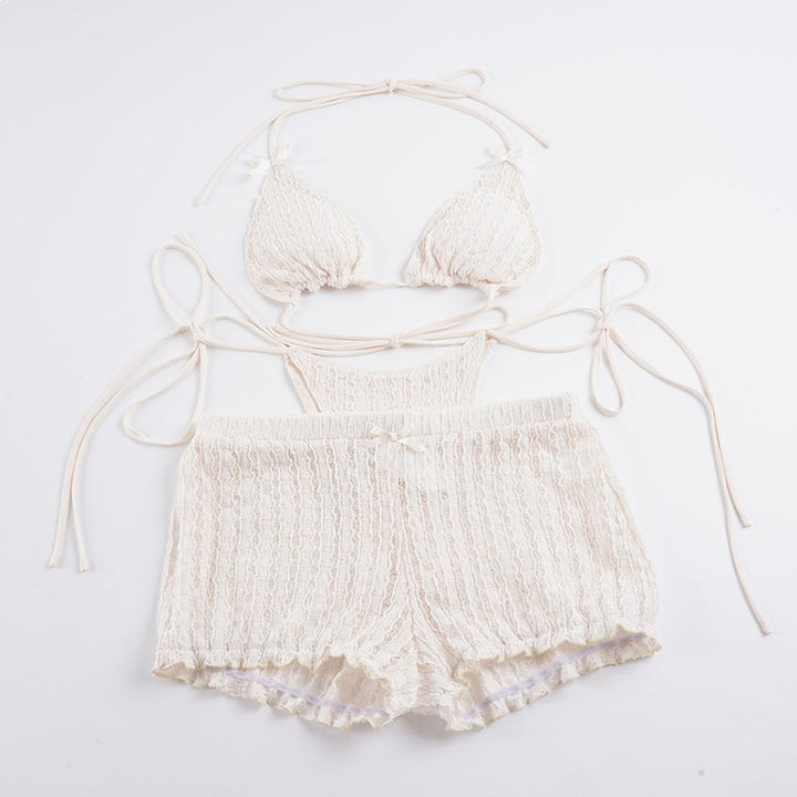 Fargerikt dame triangel bikinisett med lekne volanger og praktiske justerbare stropper for ferien.