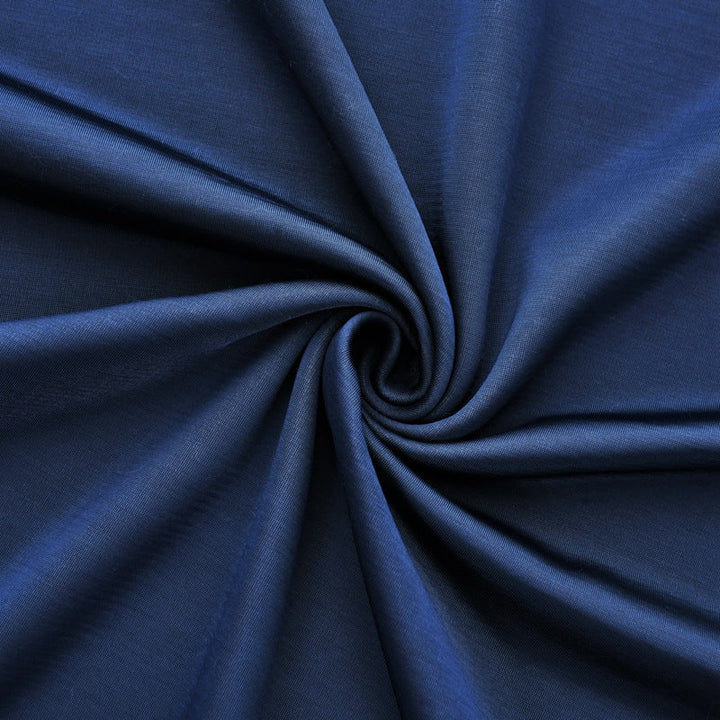 Koselig dobbelt-sidig mikrofiberteppe i fleece, perfekt for varme og komfort i stuen eller på soverommet.