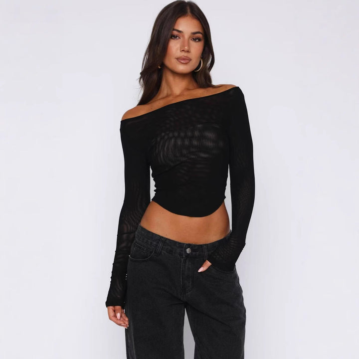 Trendy off-shoulder kvinnetopp med lange ermer og elegant gjennomsiktig stoff, perfekt for motebevisste.