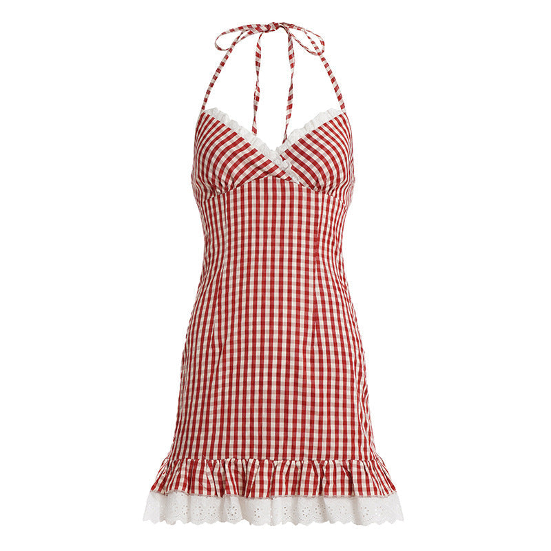 Hverdagskjole for kvinner: rød Vichy-kjole med spaghetti-stropper, volangkant og casual design.
