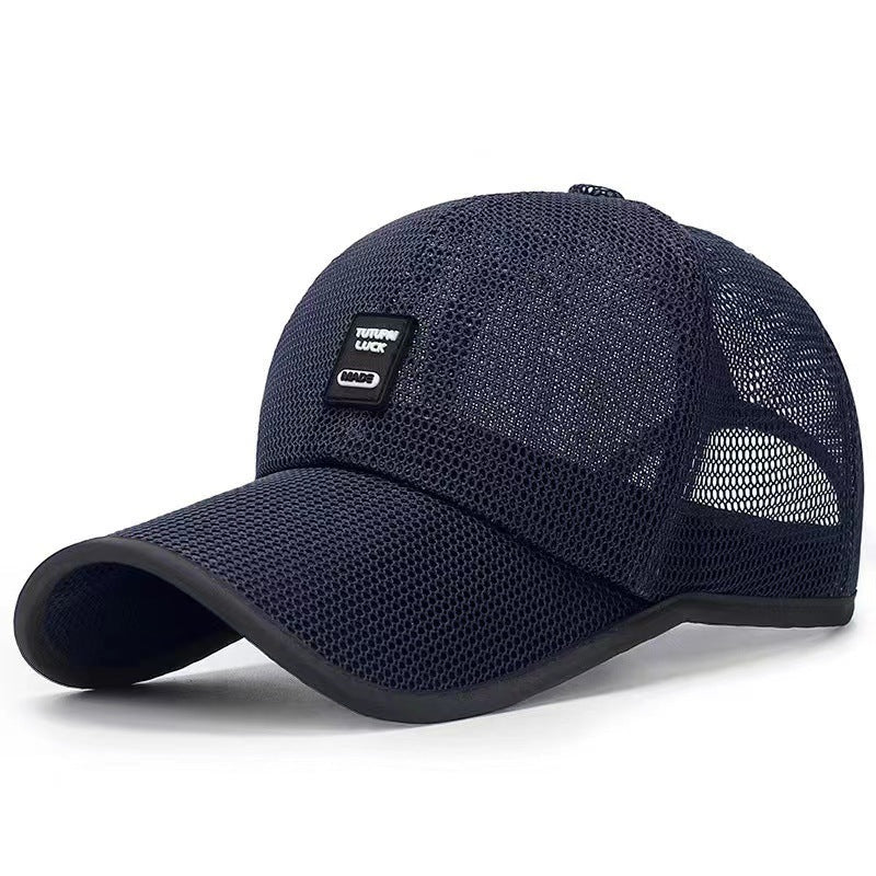 Pustende unisex sommerhatt med solcellevifte. Justerbar viftehatt for komfort og solbeskyttelse i varmen.