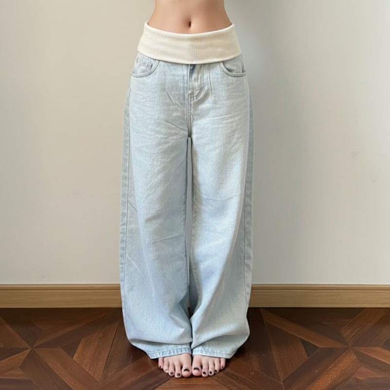 Dame jeans med løs passform og høy midje i blå denim. Komfortable fritidsjeans for damemote.