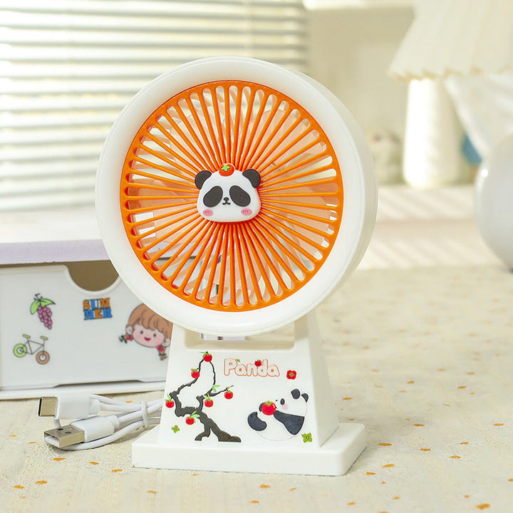 Søt og praktisk: hvit mini-vifte med panda-design for personlig kjøling, oppladbar via USB.