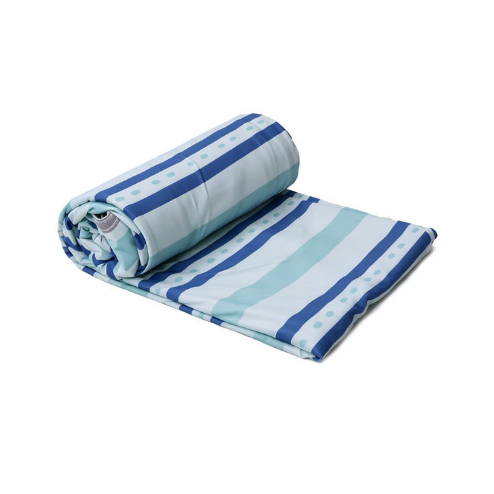 Slitesterkt vanntett piknikteppe, 150x180 cm. Komfortabelt for camping, strand og sommerutflukter.