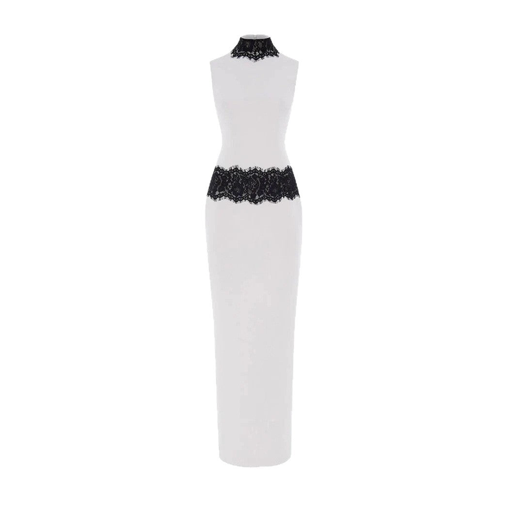 Glamorøs aftenkjole for kvinner, lang og tettsittende med elegante spisse detaljer. Perfekt festkjole.
