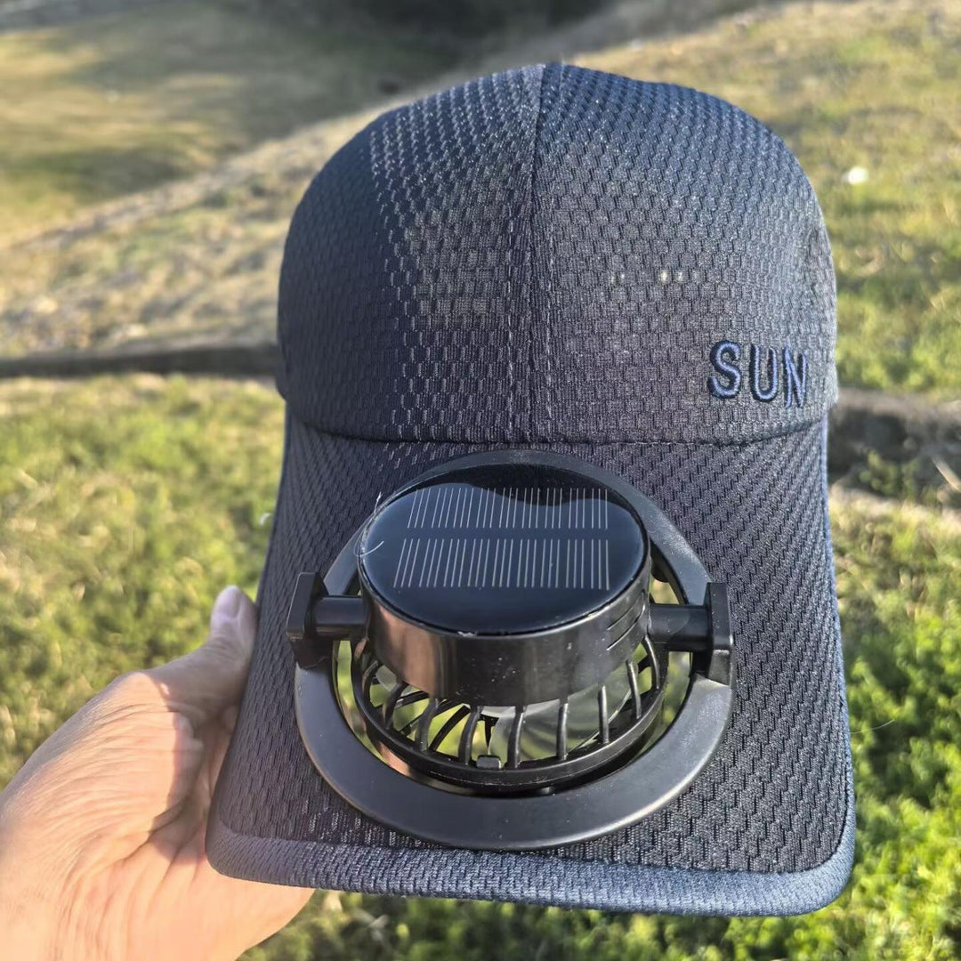 Sommerhatt unisex med solvifte. Pustende og justerbar for effektiv solbeskyttelse. Ideell for utendørs fritid.