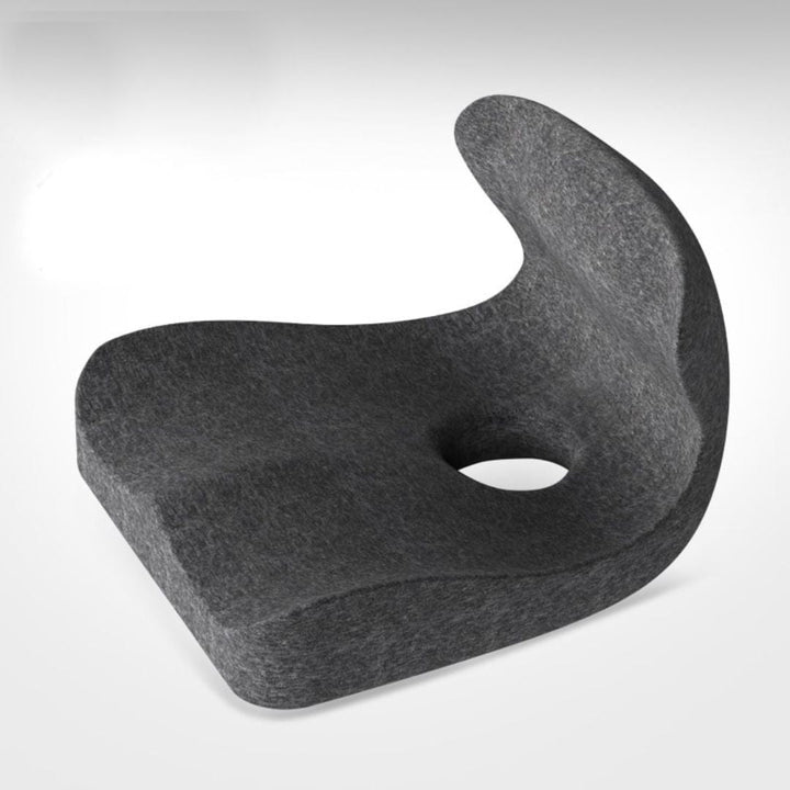 Memory foam ryggstøtte for bedre sittestilling, avlaster ryggen og gir komfort i kontorstol.