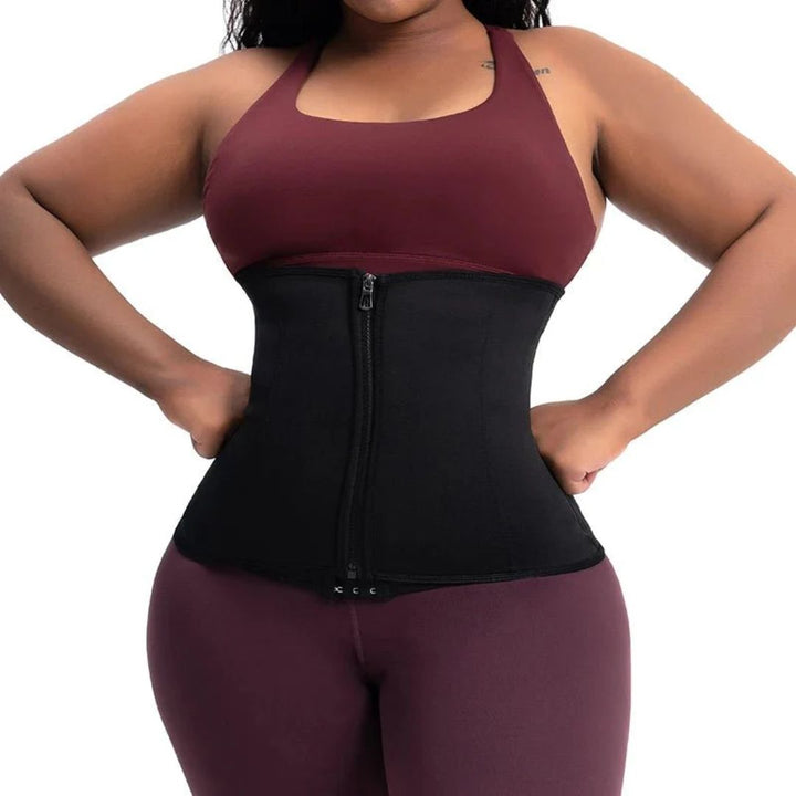 Nærbilde av dame shapingbelte, mykt og elastisk materiale som former midjen for en sømløs og slankende look.