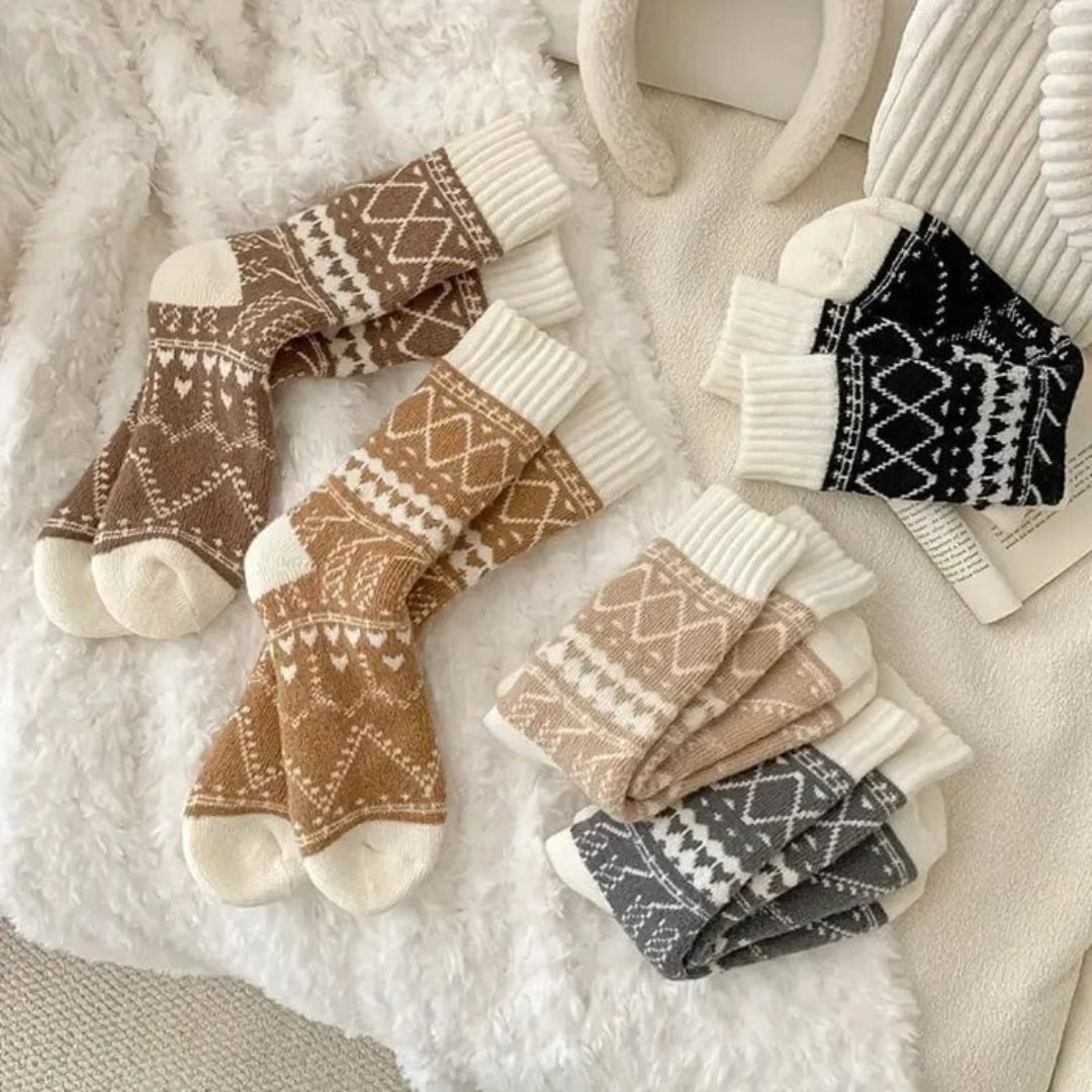 Unisex fluffy sokker, en del av en 5-pakning. Myke og varme vinterstrømper for alle.