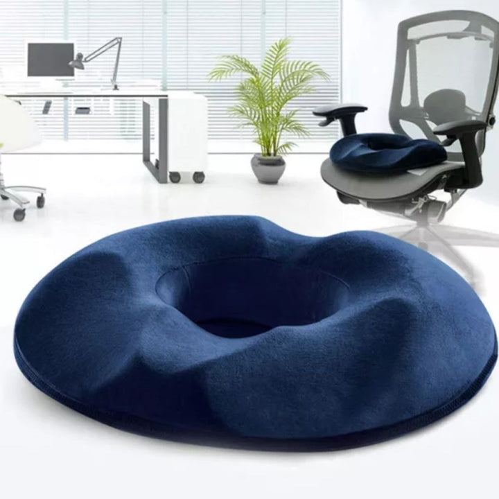 Myk og støttende memory foam sittepute for kontorstolen, gir økt komfort under lange arbeidsdager.