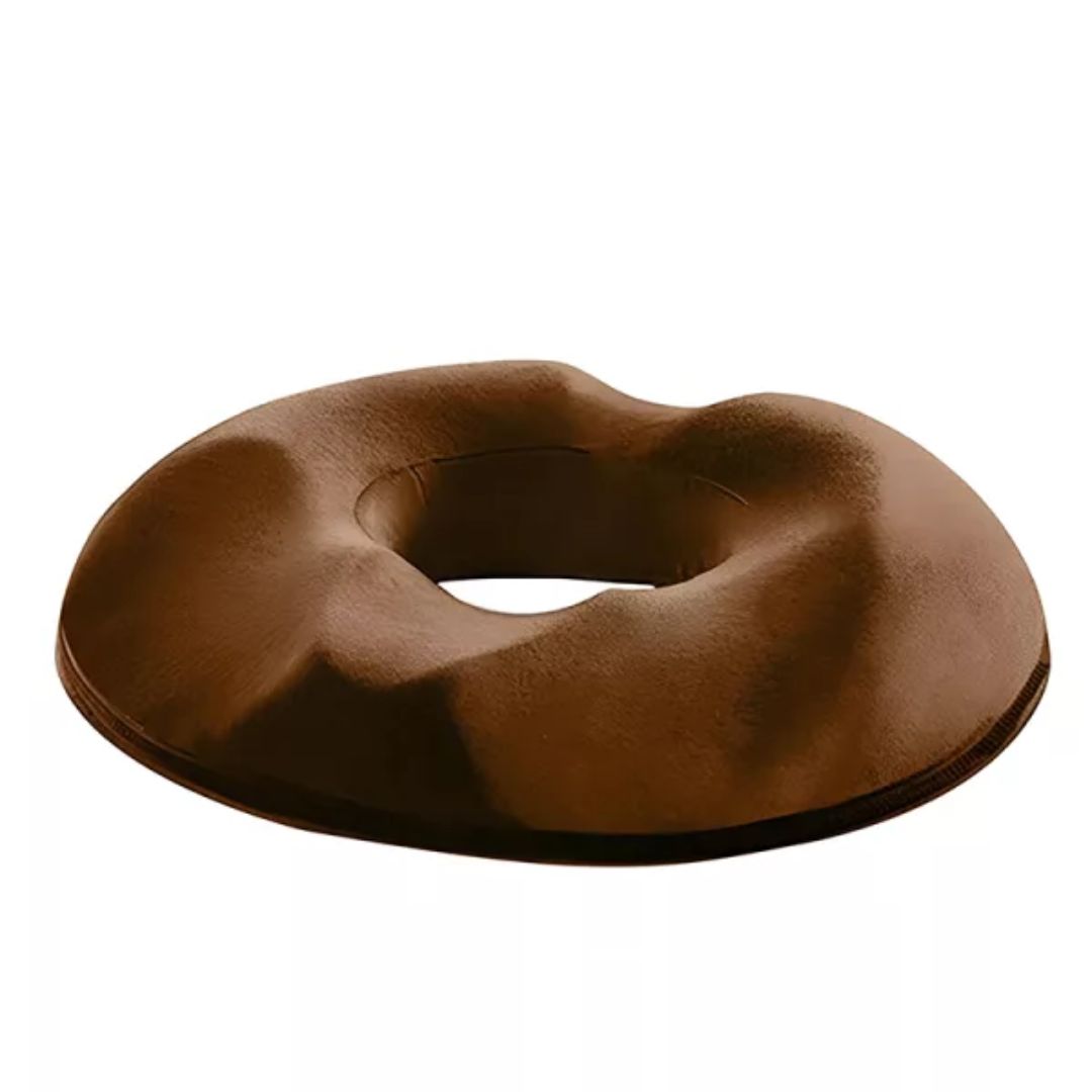Ortopedisk memory foam sittepute, ergonomisk utformet for optimal komfort i kontorstol eller bil.