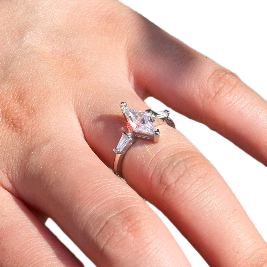 Vakker hjertering for kvinner, med Cubic Zirconia steiner og 925 sterling sølv. Kjærlighetsgave.