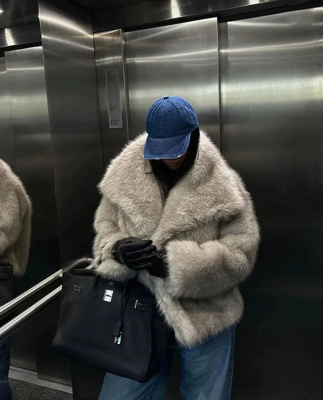 Fuskepelsjakke dame: et varmt, mykt og elegant plagg som fullender din vintergarderobe.