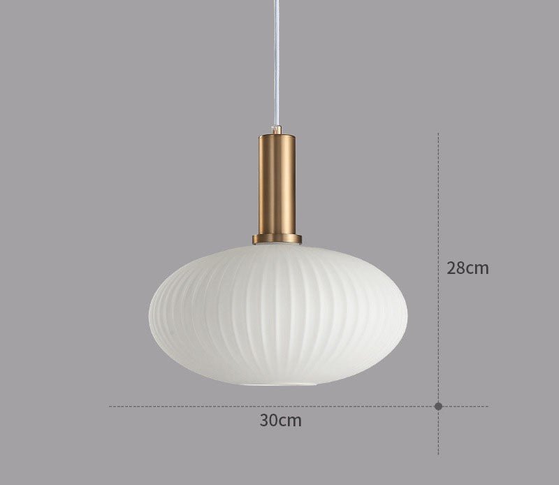 Vintage pendellampe, fargerik glasskuppel, LED-kompatibel, gir mykt og unikt lys.
