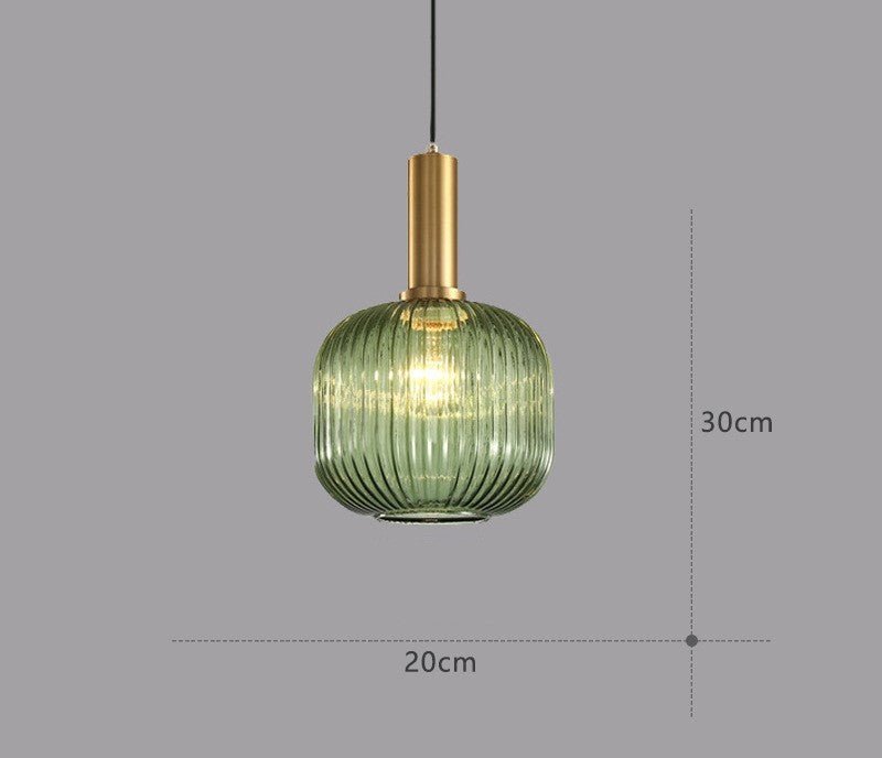 Unik fargerik pendellampe, retro design, perfekt som fokuspunkt i stuen eller gangen.