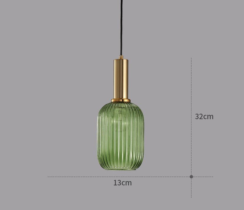 Moderne retro pendellampe, farget glass, gir varmt stemningslys til ethvert rom.