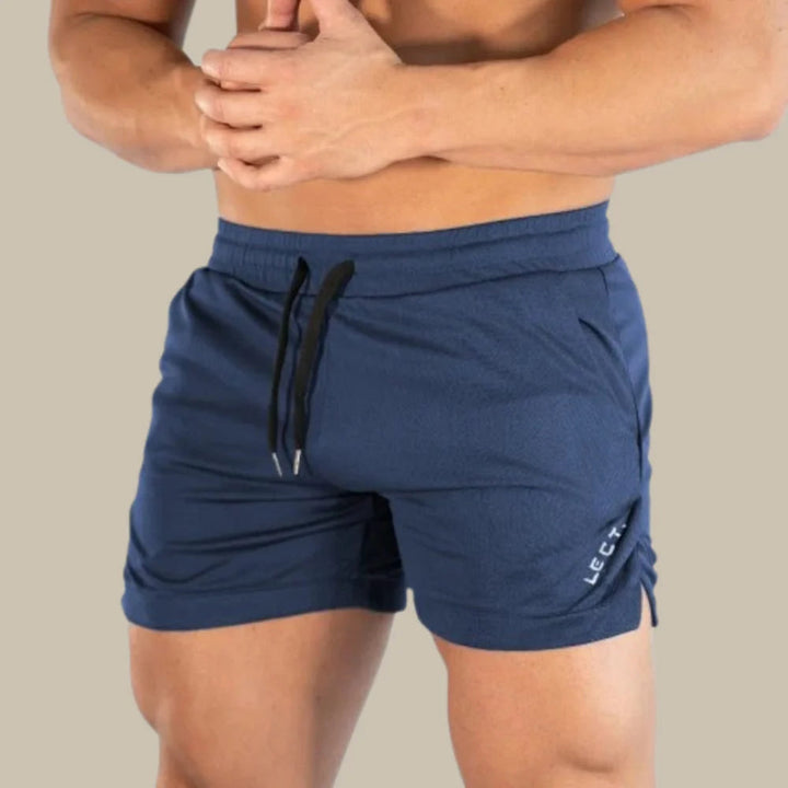 Sporty menns svømmebukser, hurtigtørkende og ideelle for sommeraktiviteter. Stilfullt design for menn på stranden.