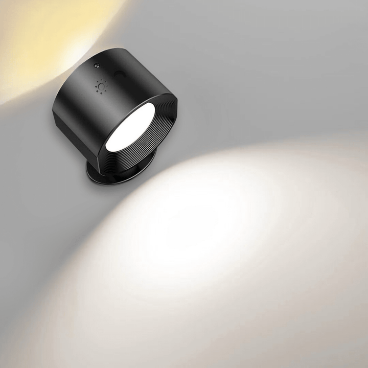 Moderne LED vegglampe, trådløs og dimbar. Perfekt for stue, soverom og leselys.