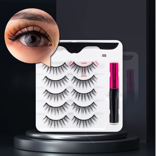 Komplett magnetisk vippesett med eyeliner. Enkel, rask påføring for fyldige falskevipper uten lim.