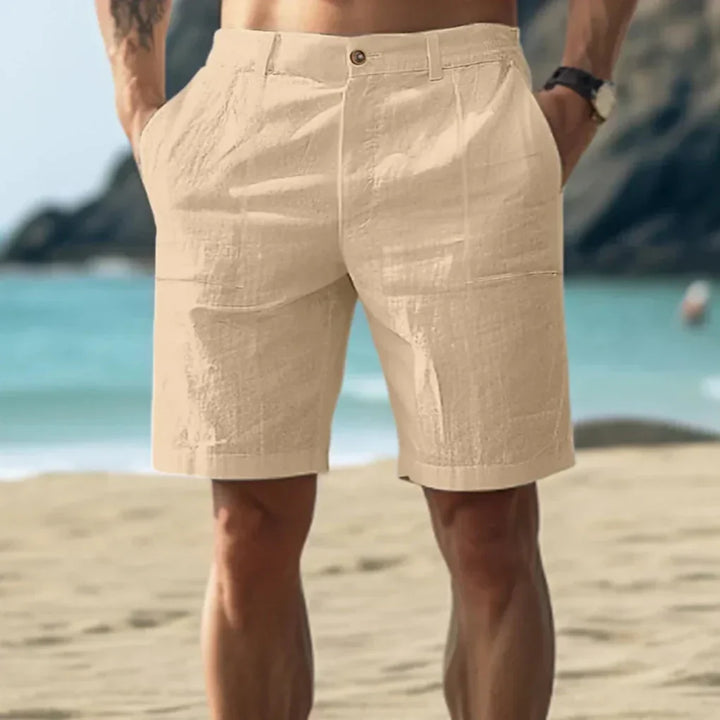 Avslappet bermudashorts for menn. Komfortabel sommershorts, ideell for fritid og casual herreklær i varmt vær.