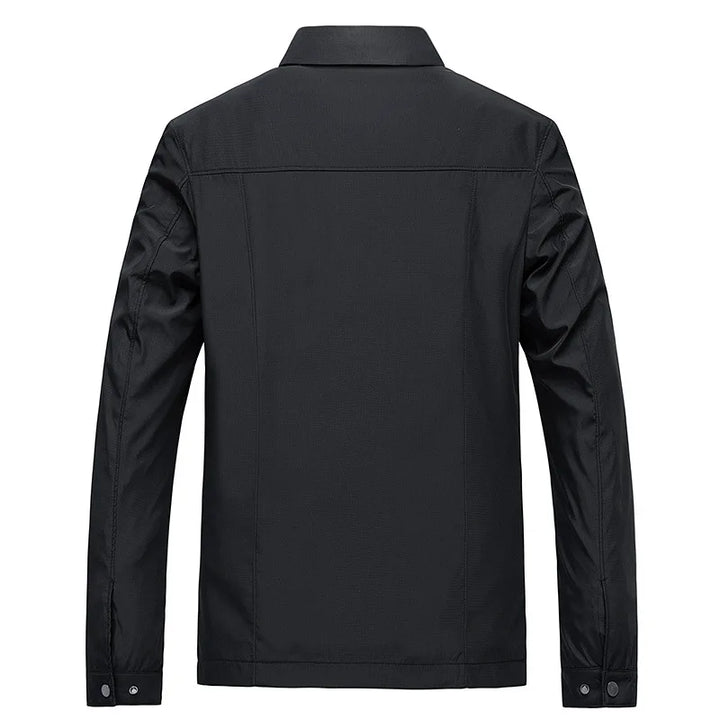 Stilig business casual jakke for menn med elegant ståkrage. Tynn og perfekt som vår- eller høstjakke til jobb og fritid.