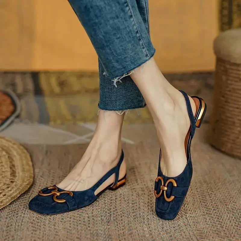 Komfortable slip-on sandaler for damer med lav hæl. Stilrene kvinnesko ideelle for sommerbruk.