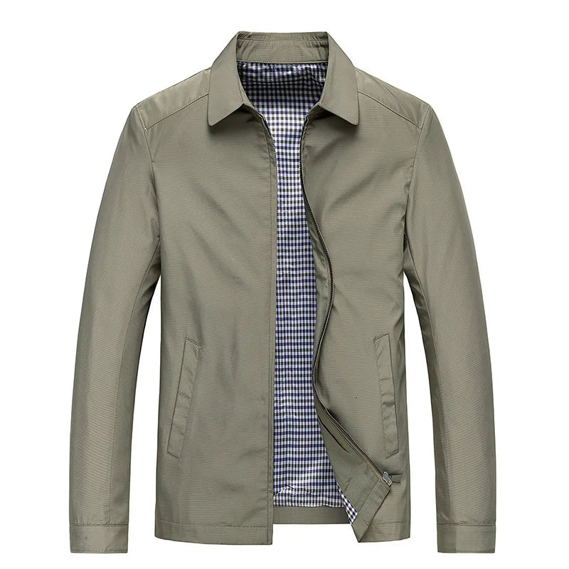 Herrejakke med moderne ståkrage, tynn og lett. En allsidig business casual vårjakke eller høstjakke for menn.