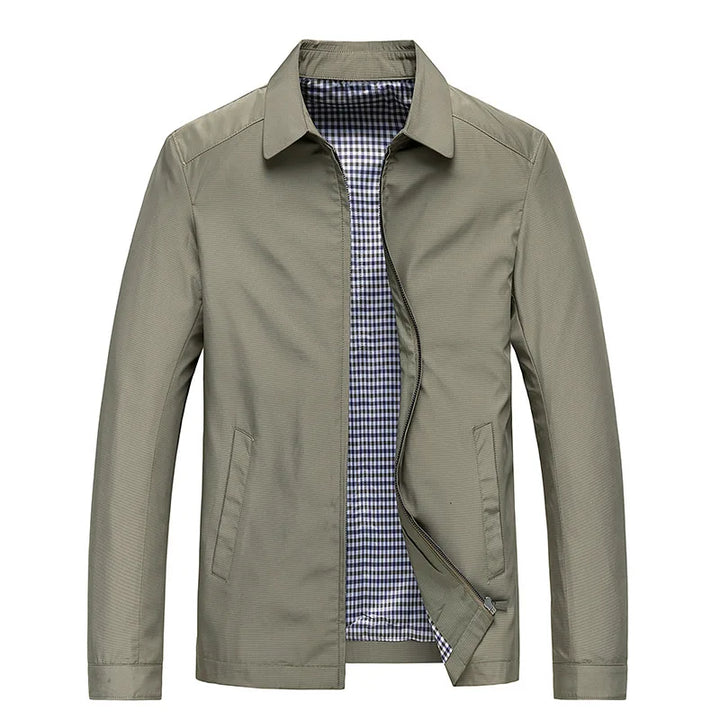 Herrejakke med moderne ståkrage, tynn og lett. En allsidig business casual vårjakke eller høstjakke for menn.